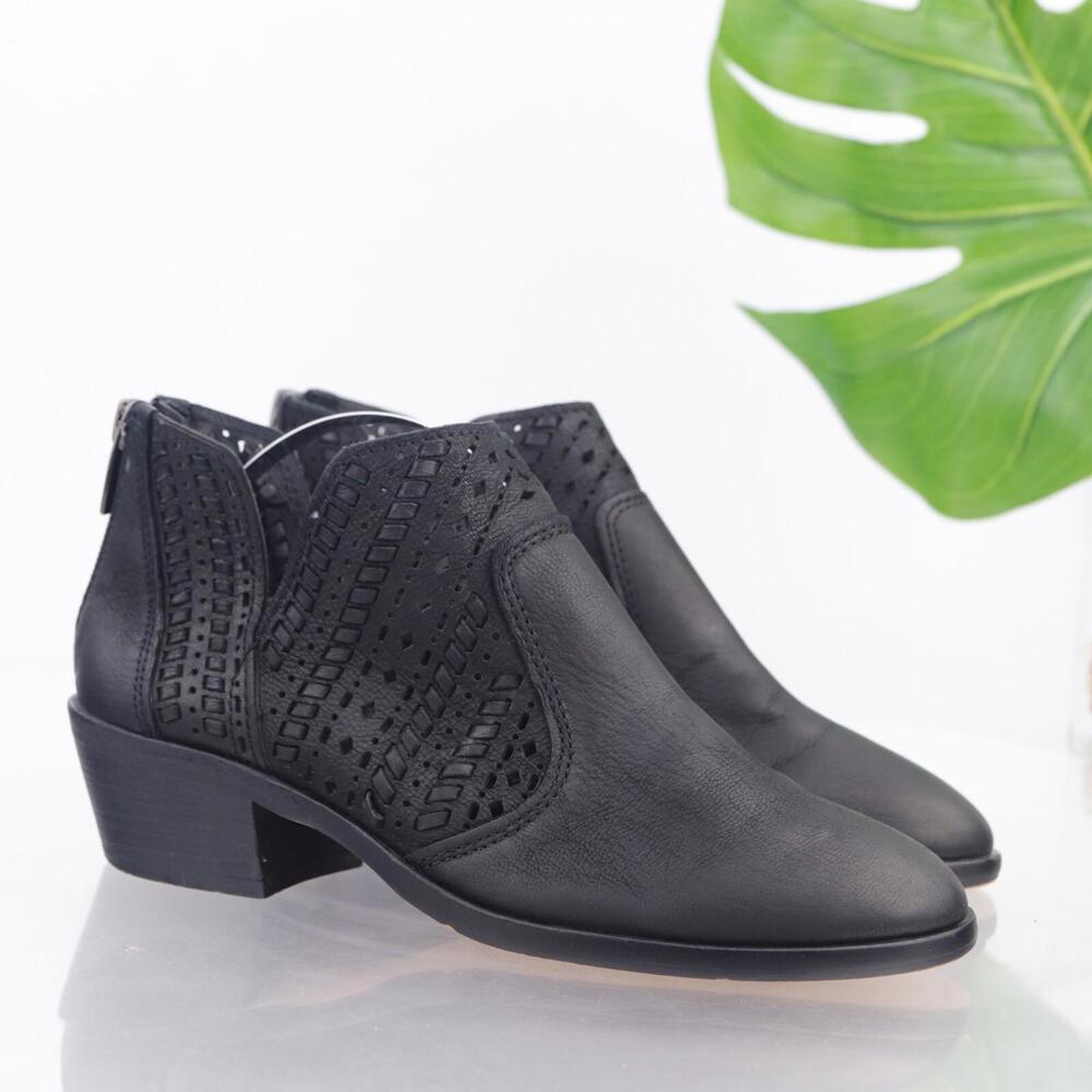 Vince Camuto Womens Prasata Boots Size 6 Black Leather Laser Cutouts Heel Bootie